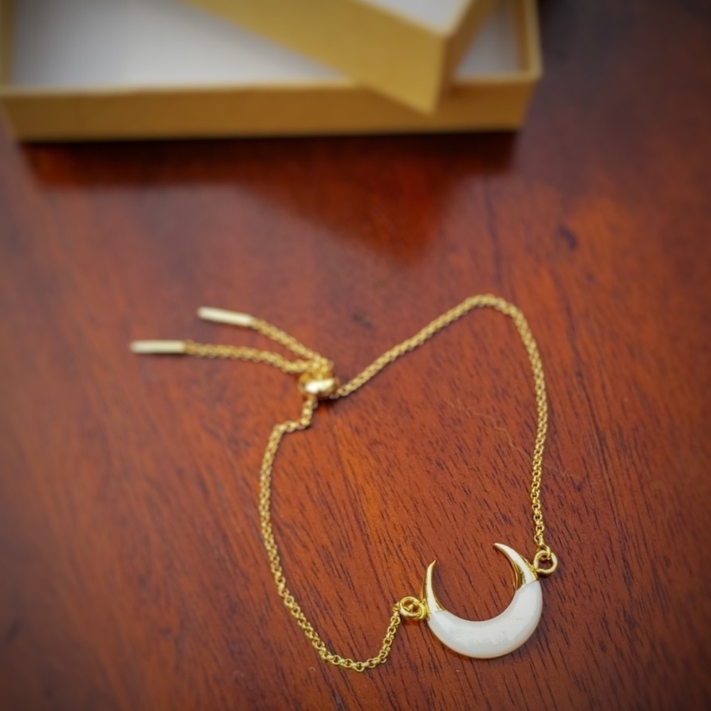 18K Moon Natural Shell Crescent Moon Bracelet - Picture 2 of 4